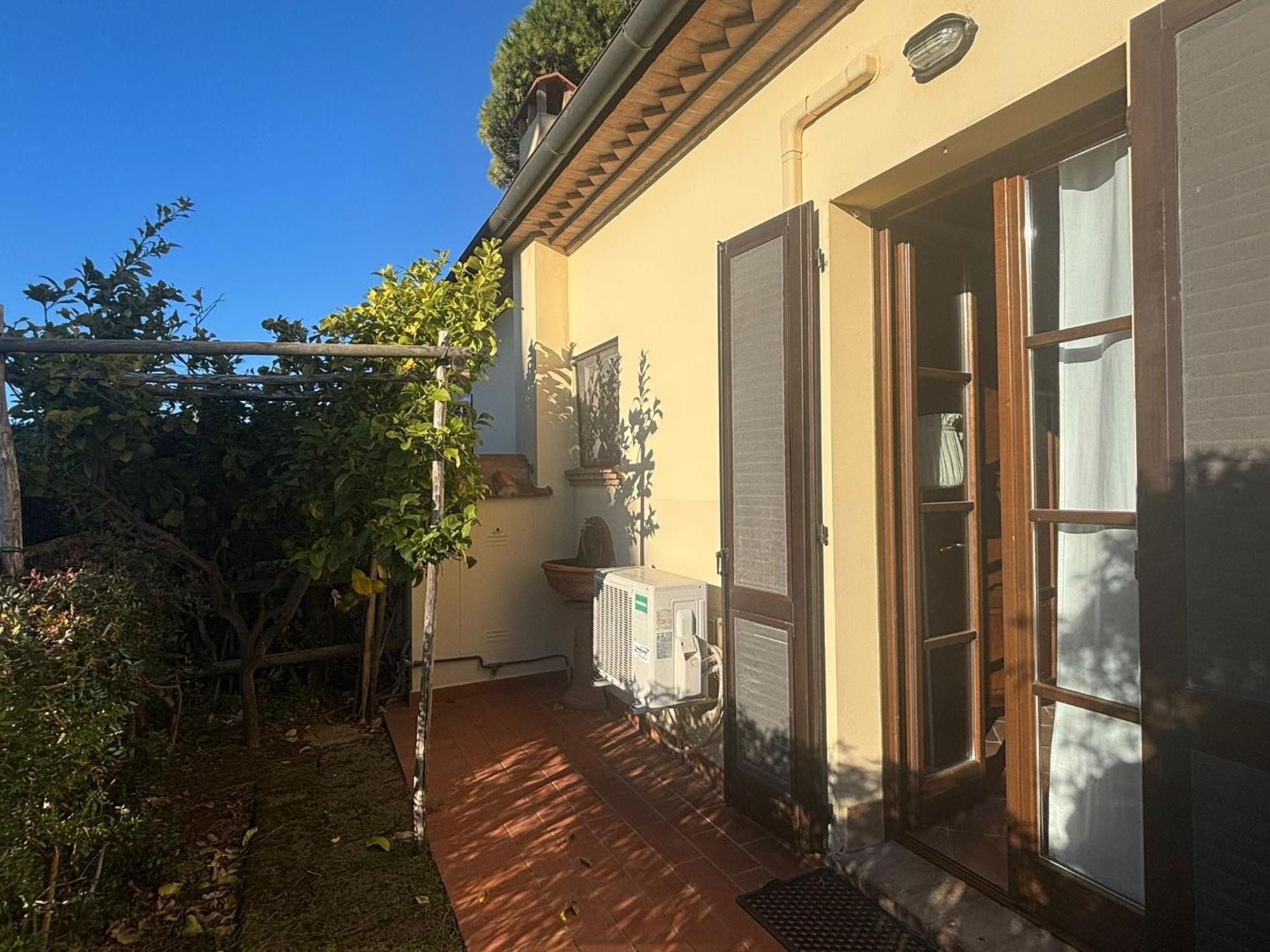 Casa "Ale" Con Piscina Comune E Bellissimo Giardino A 5 Minuti Dal Mare Чечина Екстер'єр фото
